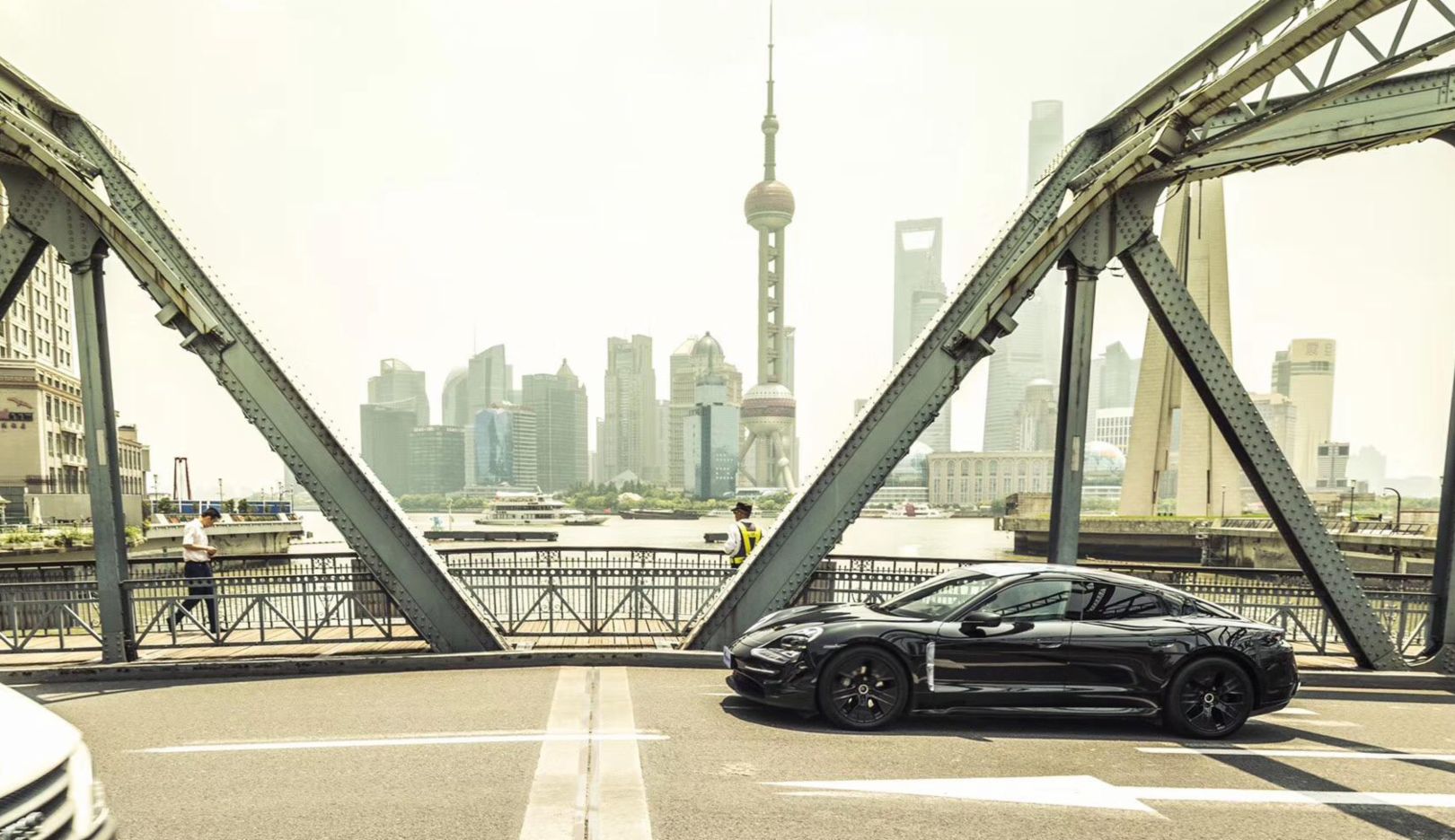 Kicking off in China: the Porsche Taycan visits Shanghai