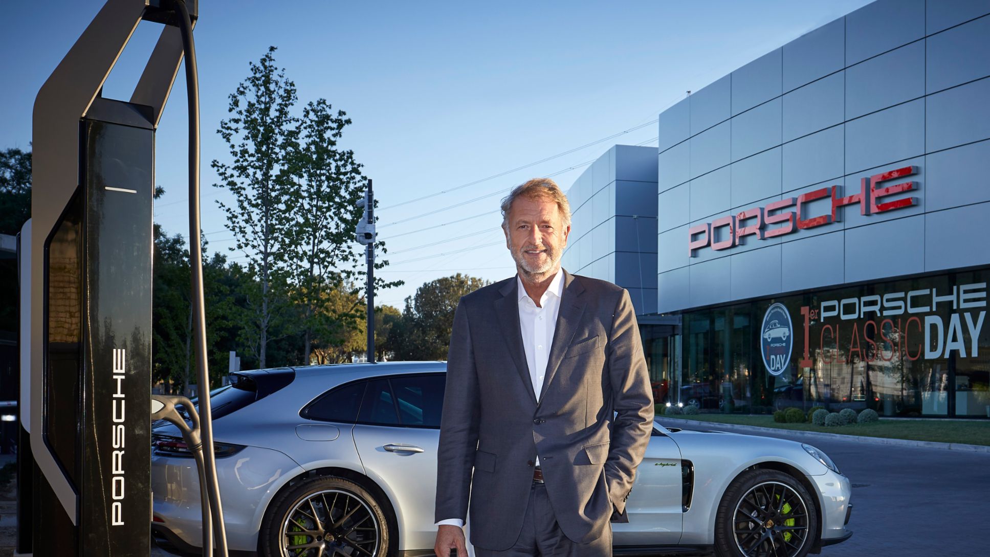Detlev von Platen, Vicepresidente de Ventas y Marketing de Porsche AG, edificio Porsche Ibérica