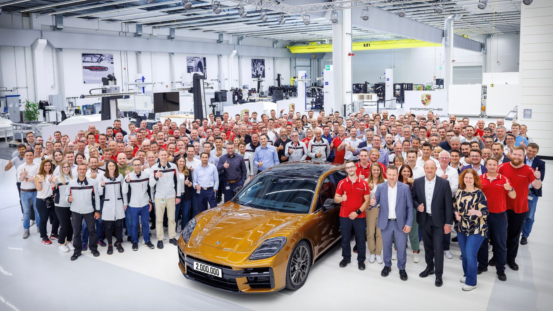 Porsche Panamera Turbo E-Hybrid, employees at Porsche Leipzig, 2023, Porsche AG