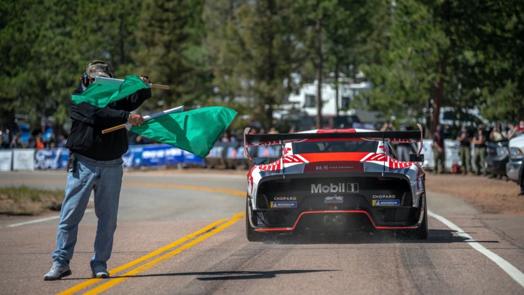 Highlight clip of Jeff Zwart and the 935 at Pikes Peak