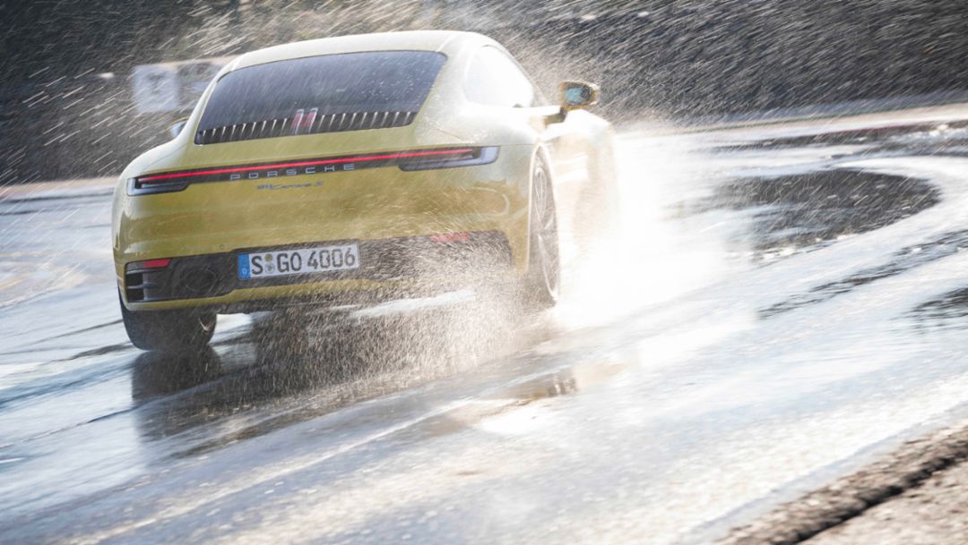 Even greater safety in the new 911: Porsche Wet Mode