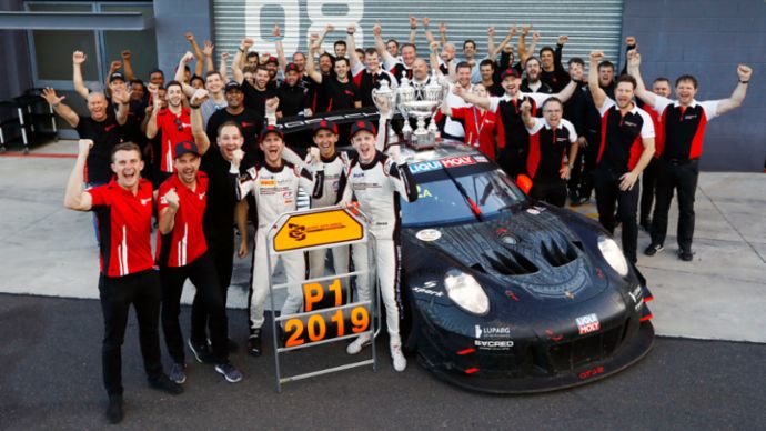 Porsche EBM customer team, 2020, Porsche AG