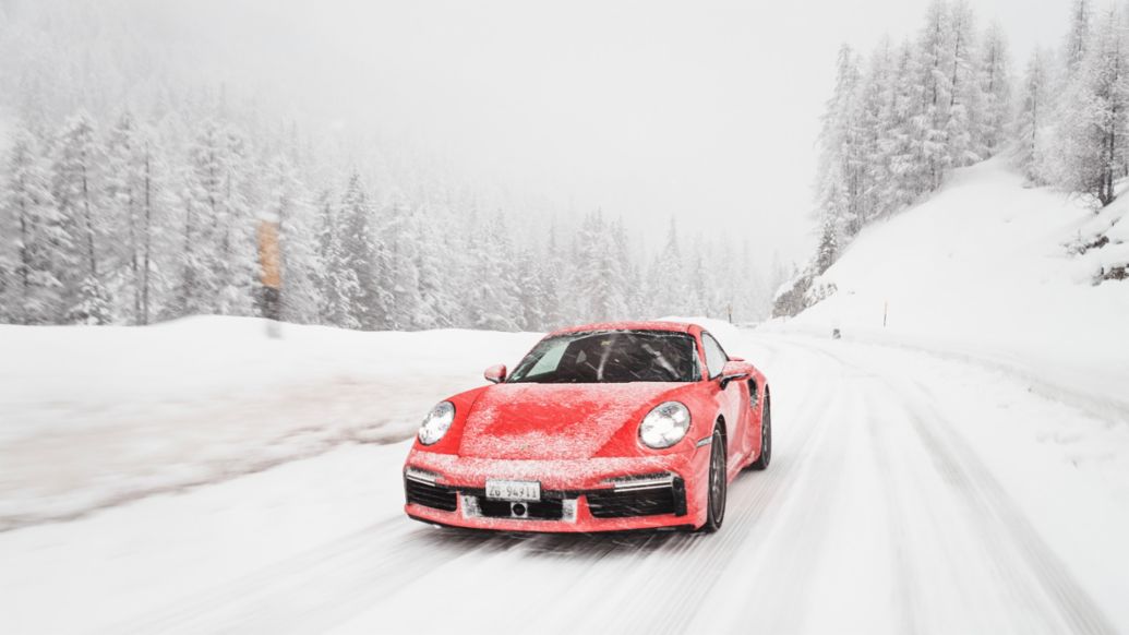 911 Turbo, Juf, vallée d’Avers, 2021, Porsche Schweiz AG
