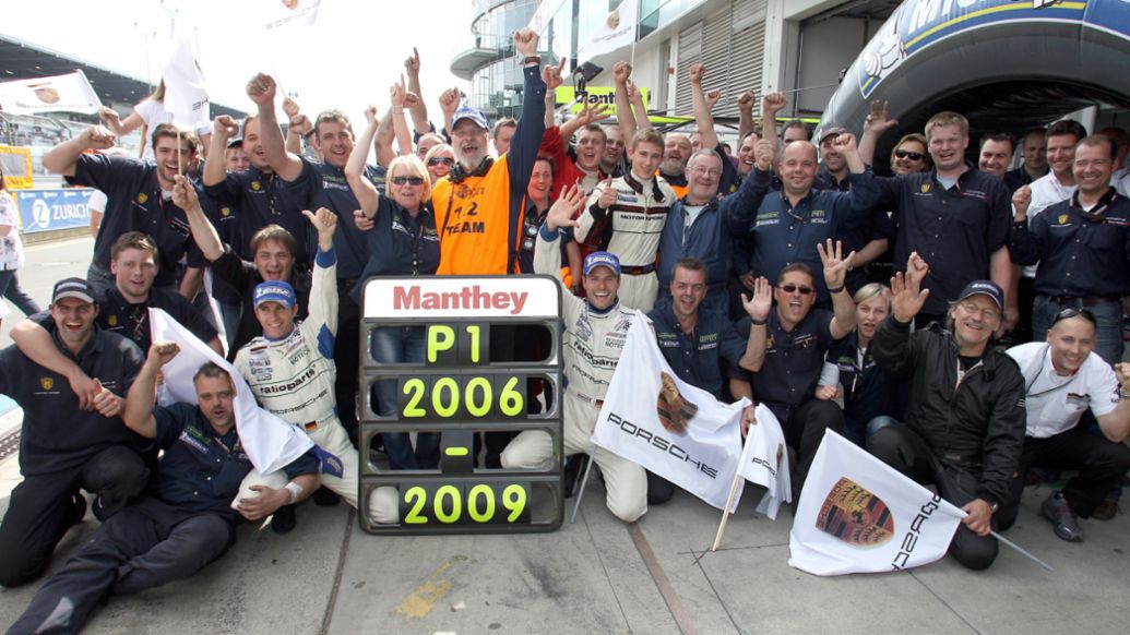 Die Siegesserie von Manthey-Racing auf dem Nürburgring zwischen 2006 und 2009, 2021, Porsche AG