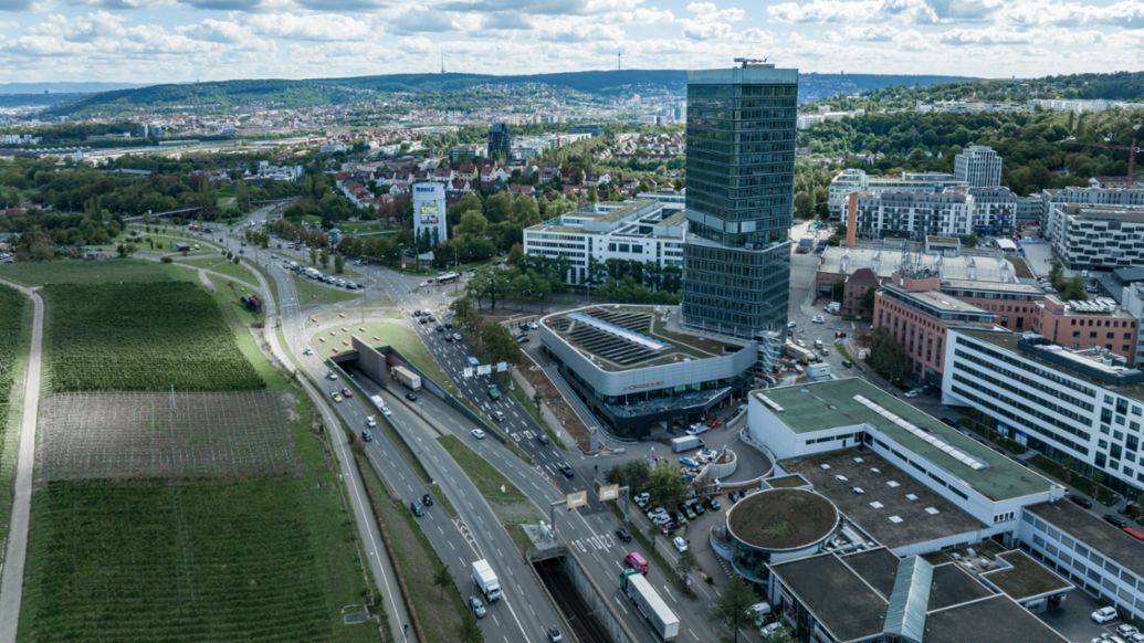Porsche Zentrum Stuttgart am Pragsattel mit Porsche Design Tower, 2022, Porsche Deutschland GmbH 