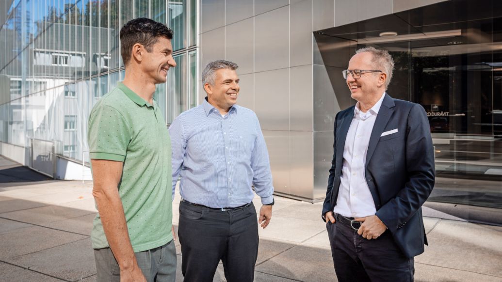 Marcus Staudt, HSE-Manager bei Duravit (links), Thorsten Ertel, Senior Manager bei Porsche Consulting (Mitte), Stephan Tahy, CEO bei Duravit, 2023, Porsche Consulting