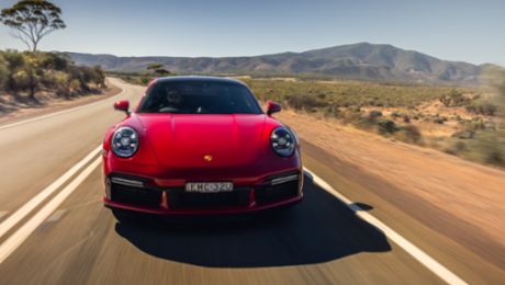 Product Highlights: Porsche 911 Turbo – Benchmark for the past 45 years