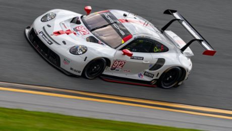 Both Porsche 911 RSR on the podium - reigning champions lead the points