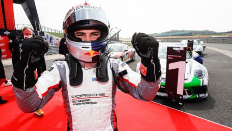 PMSC: Lights-to-flag victory for Porsche Junior Ayhancan Güven at Silverstone