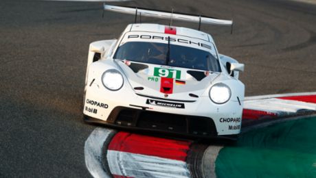 Porsche tackles endurance classic at Le Mans with top crews