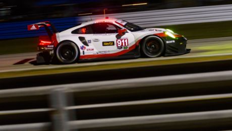 IMSA: 911 RSR on the second grid row