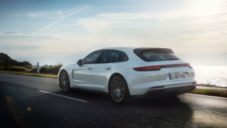 The most powerful Sport Turismo becomes a plug-in hybrid