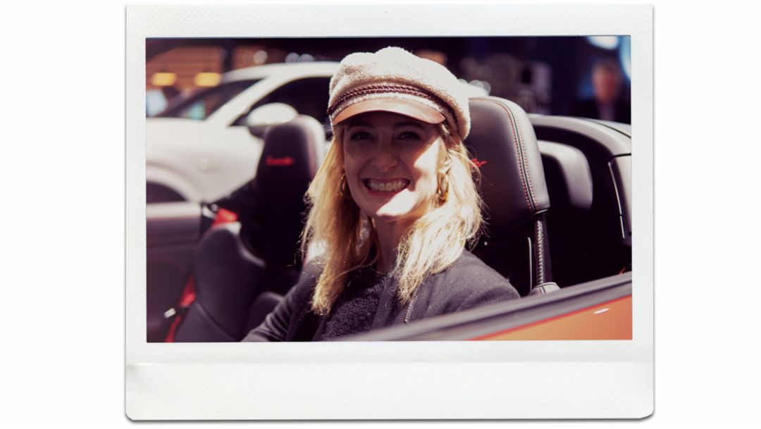 Hannah Elliott, journalist, 911 Speedster, world premiere, New York International Auto Show, 2019, Porsche AG