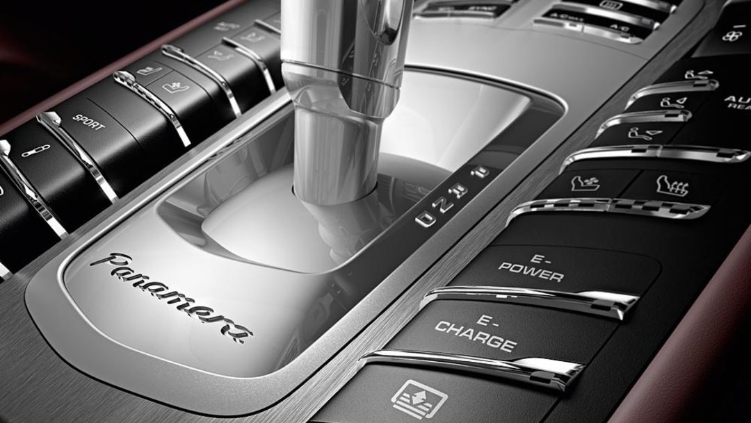 Panamera S E-Hybrid, center console, 2014, Porsche AG