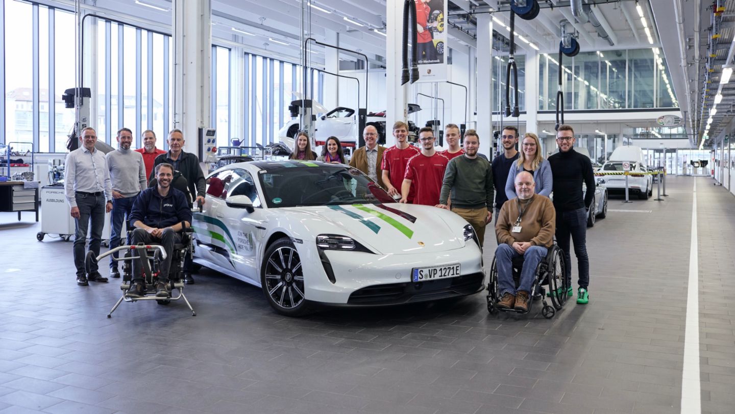 Members of the Protrek project group at the Porsche Vocational Training Center in Stuttgart, 2023, Porsche Schweiz AG