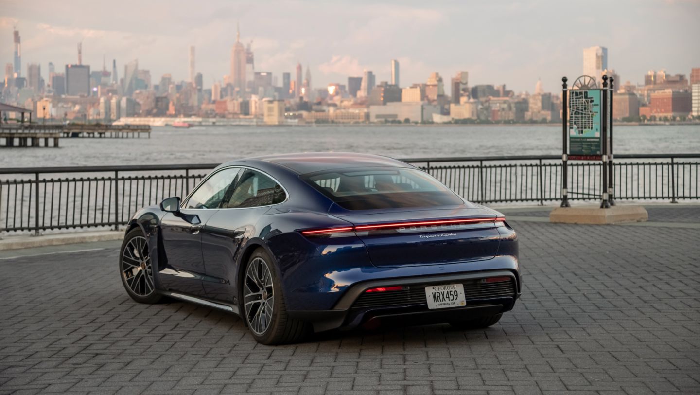 Taycan Turbo, New York, 2019, Porsche AG