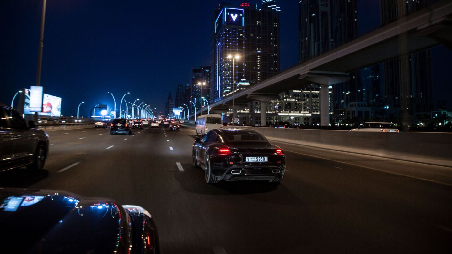 Taycan, test drive, Dubai, 2019, Porsche AG