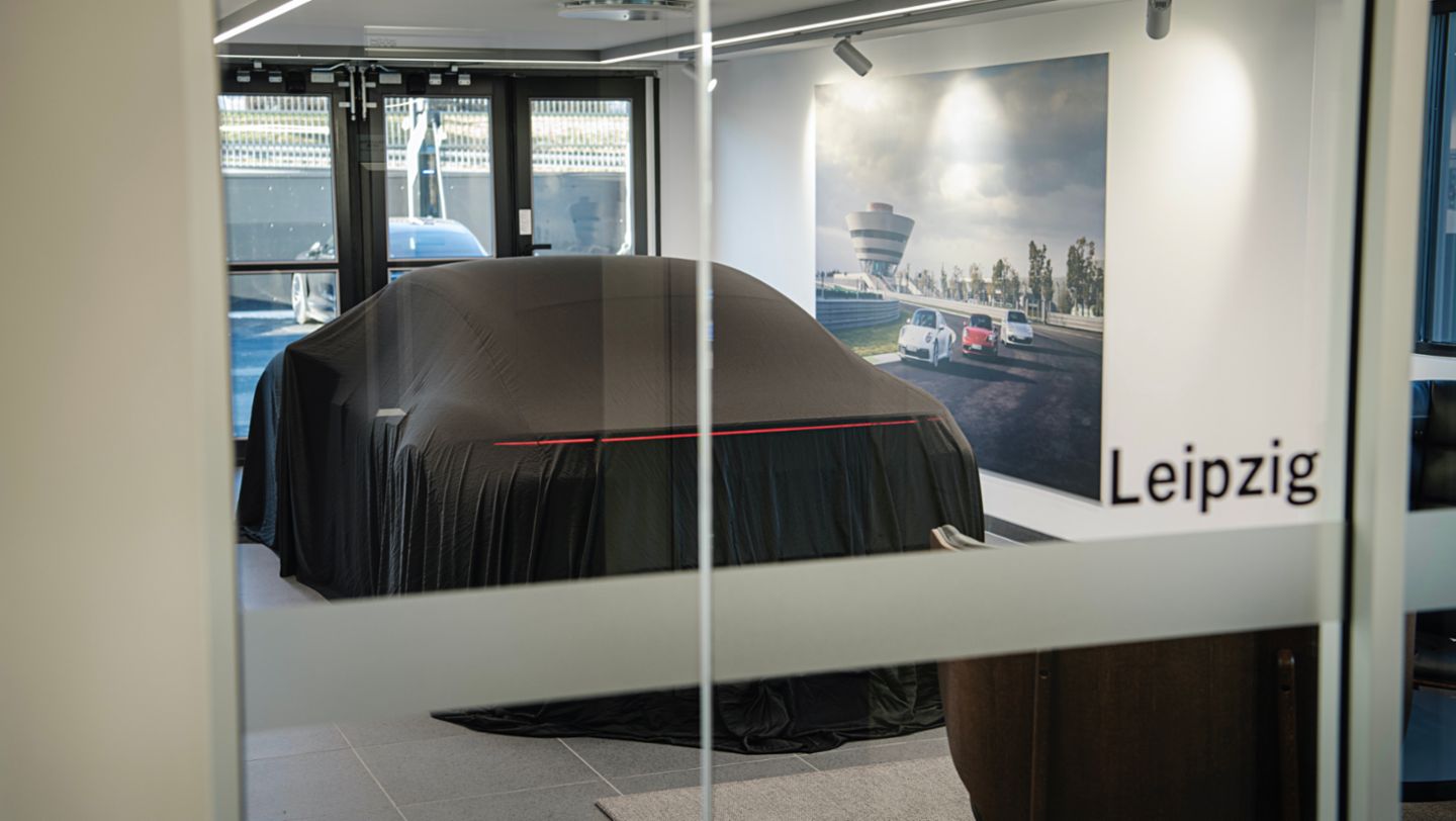 Taycan, Porsche Zentrum Oslo, Norwegen, 2020, Porsche AG