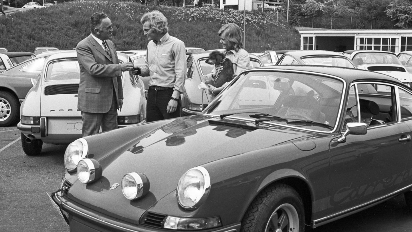 Harald Wagner y Uli Hoeneß (i-d), 911 Carrera RS 2.7 Coupé, 1973, Porsche AG
