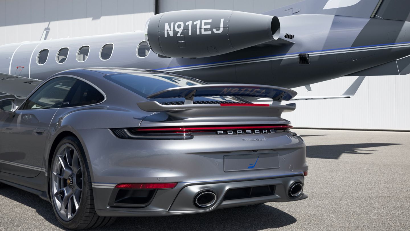 911 Turbo S in limited edition "Duet", Embraer Phenom 300E, 2020, Porsche AG