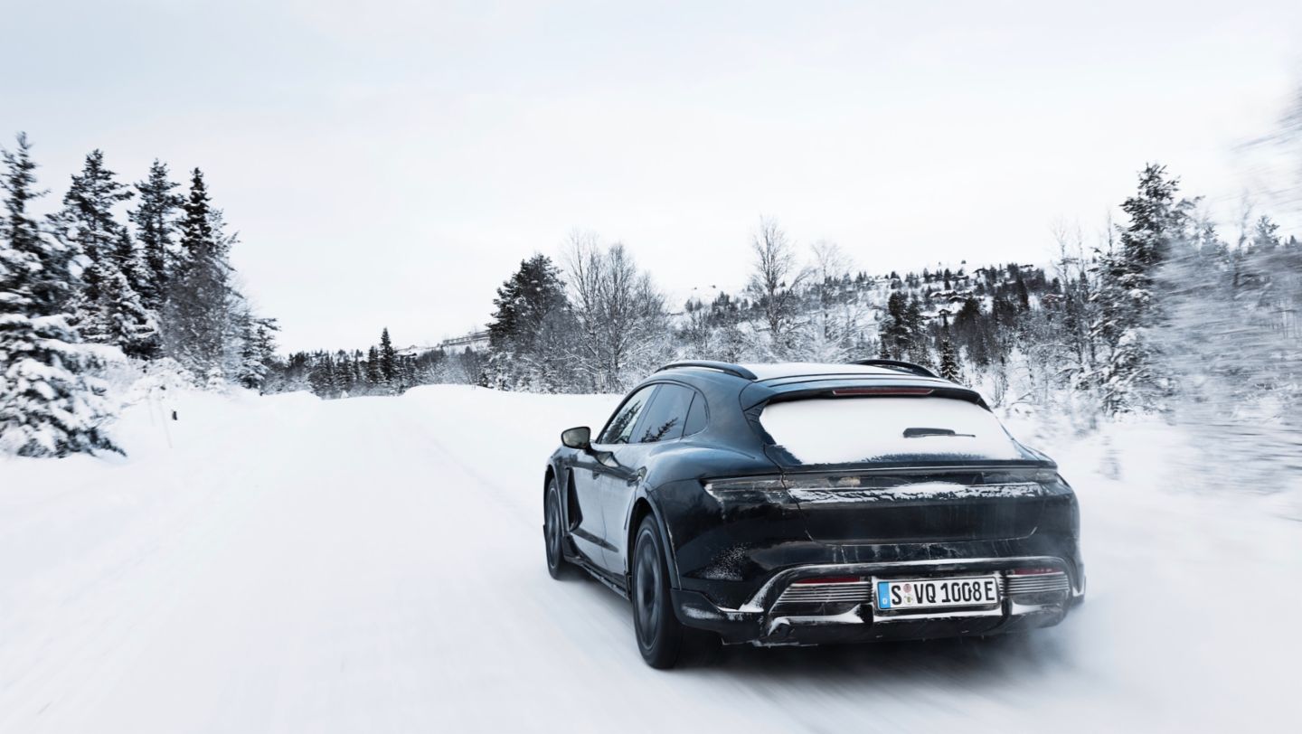 TTaycan Turbo S Cross Turismo, Tests in Norwegen, 2021, Porsche AG