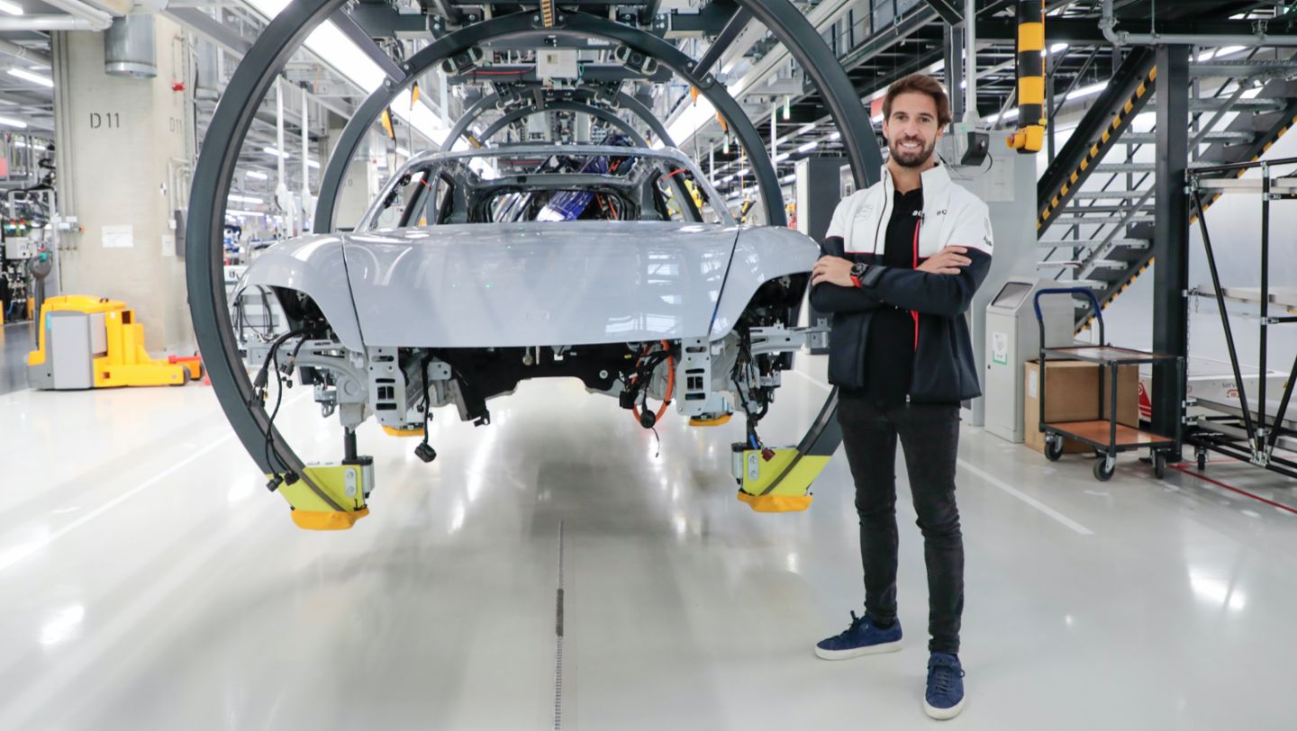 António Félix da Costa, Porsche Works Driver, Taycan Production, Stuttgart-Zuffenhausen, Deutschland, 2022, Porsche AG