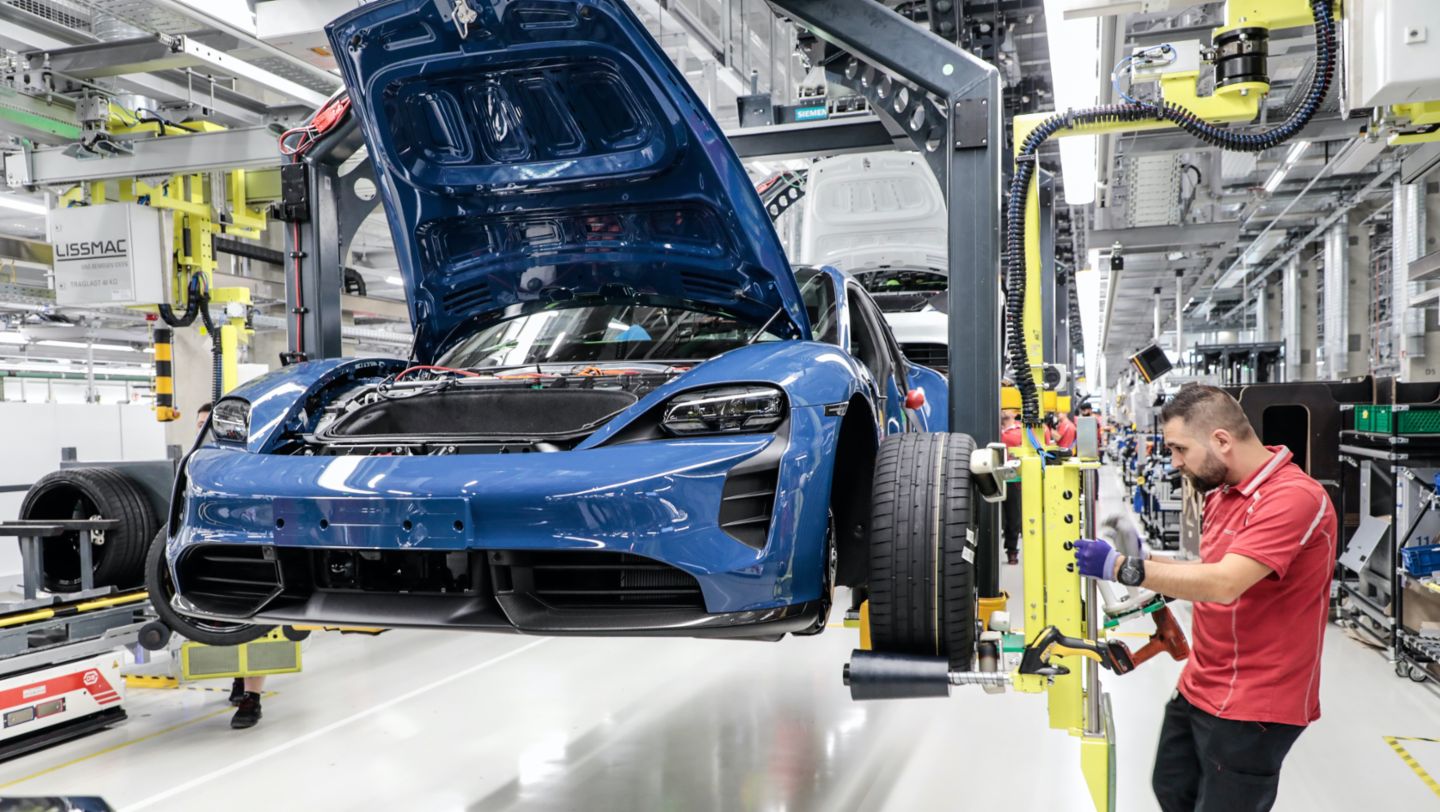 Taycan No. 100,000, Taycan Production, 2022, Porsche AG