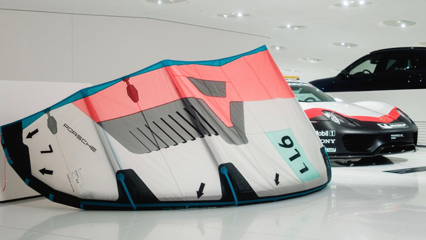 Limited Porsche Kite Edition, Duotone, Porsche Museum, 2022, Porsche AG