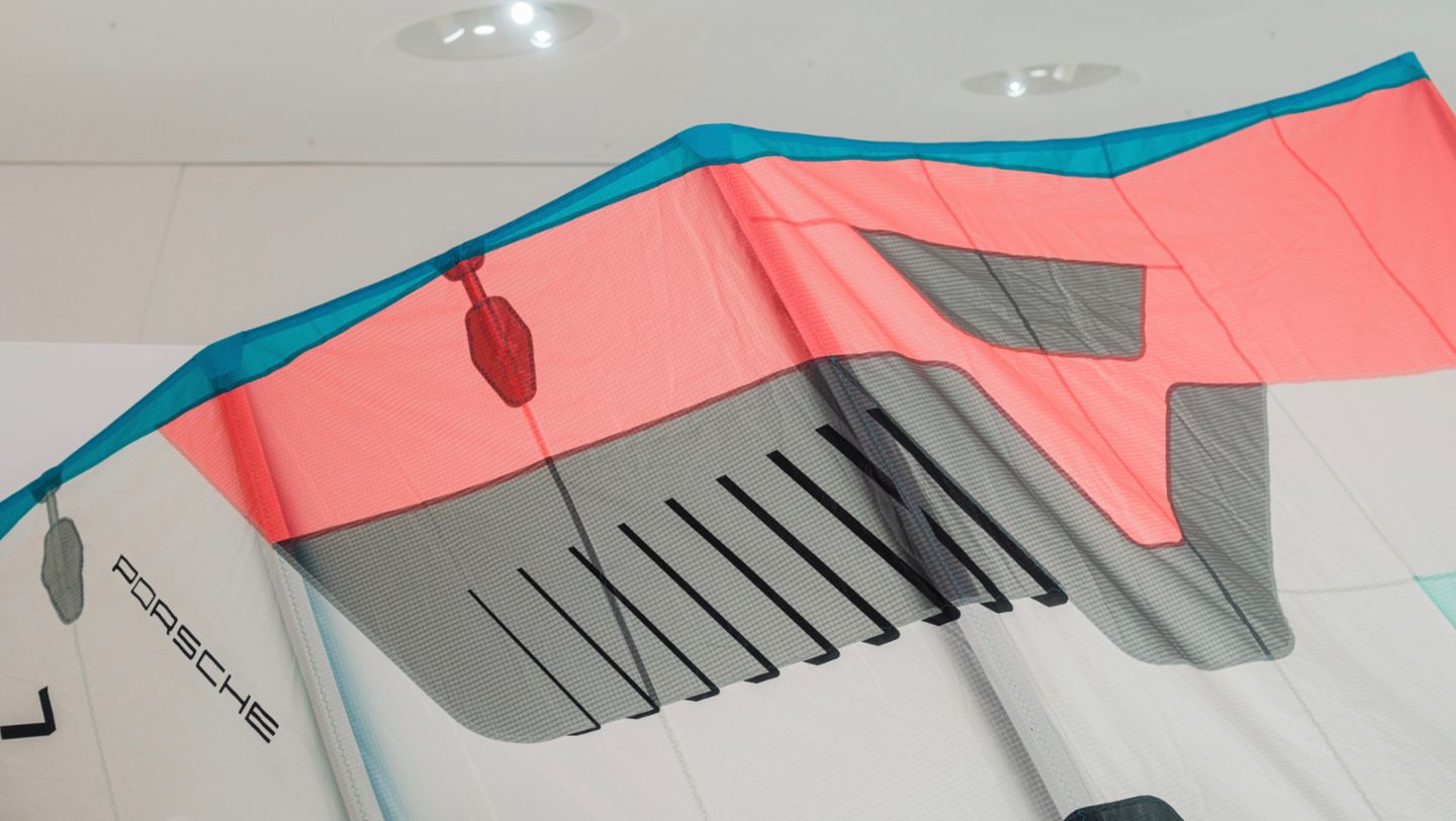 Limitierte Porsche-Kite-Edition, Duotone, Porsche Museum, 2022, Porsche AG