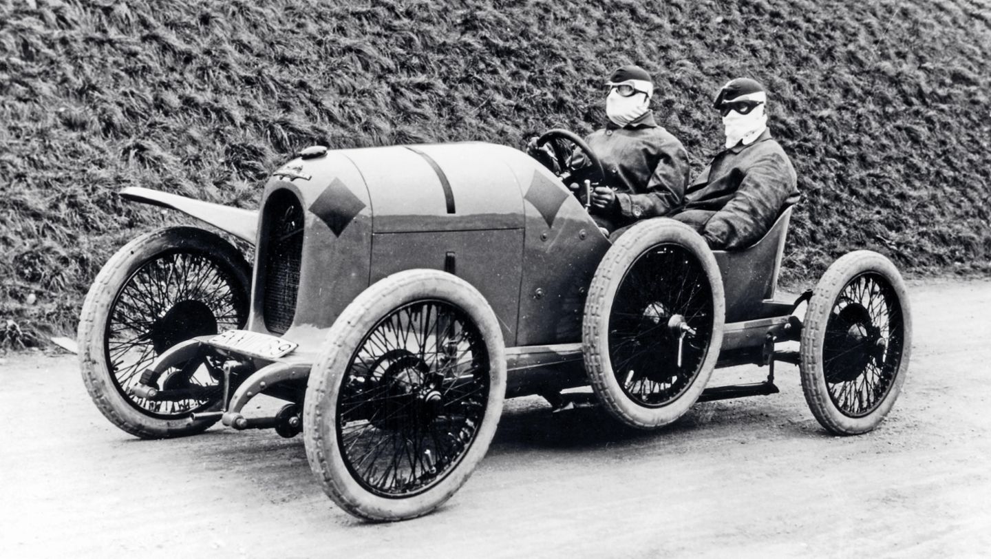 Alfred Neubauer und Mechaniker Georg Auer , Graf Kolowrat, Austro-Daimler ADS-R „Sascha“, Austria, 1922, Porsche AG