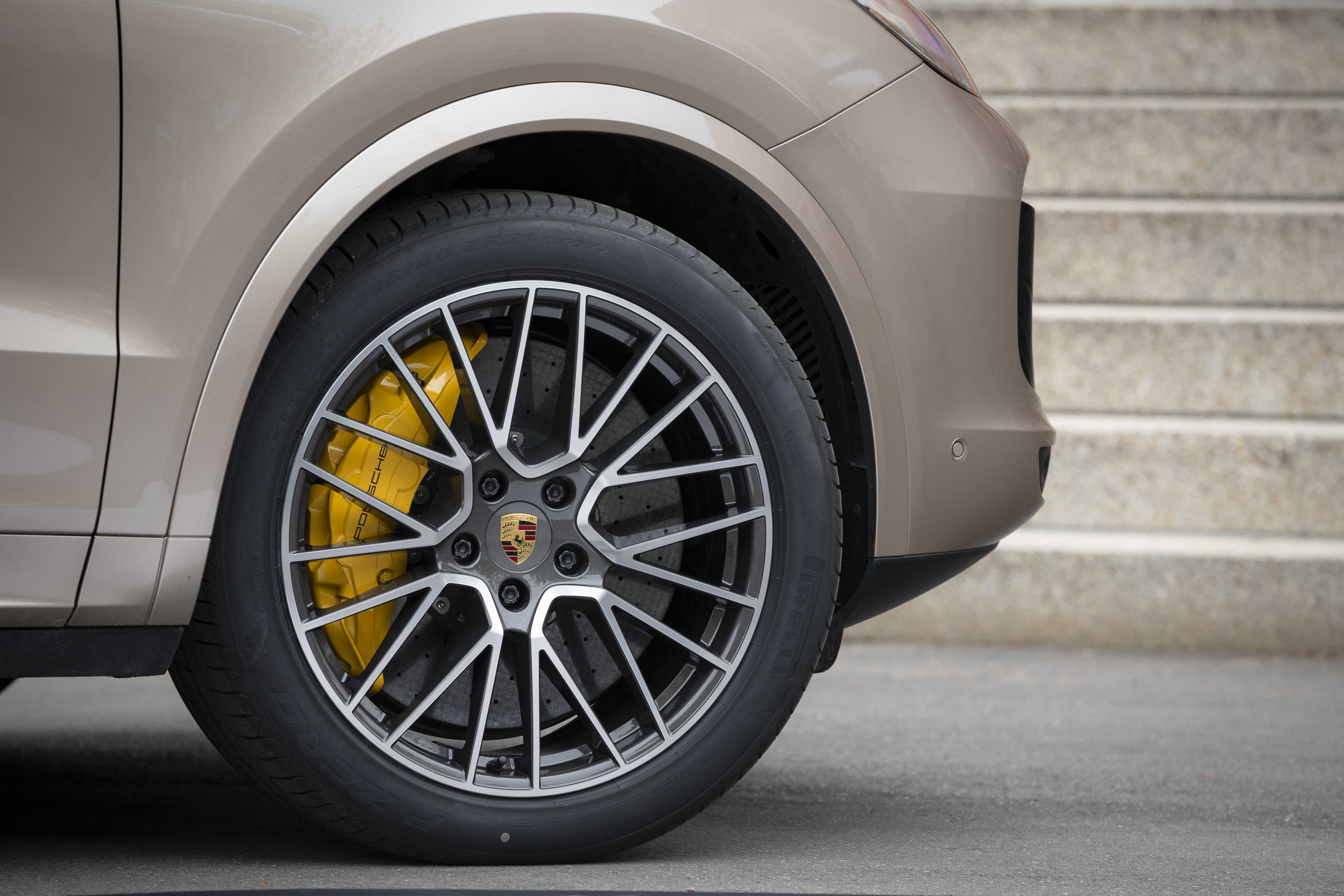 Cayenne: Porsche Ceramic Composite Brake, 2019, Porsche AG