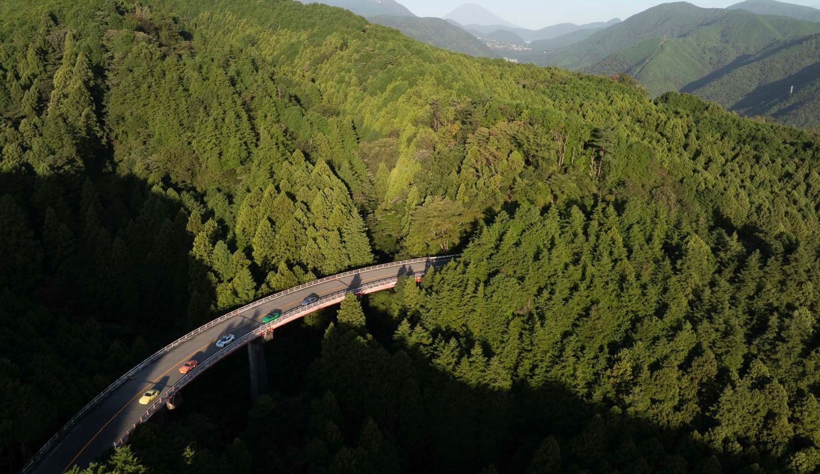 La région de Hakone au sud-ouest de Tokyo est réputée pour ses paysages exceptionnels et ses routes spectaculaires.