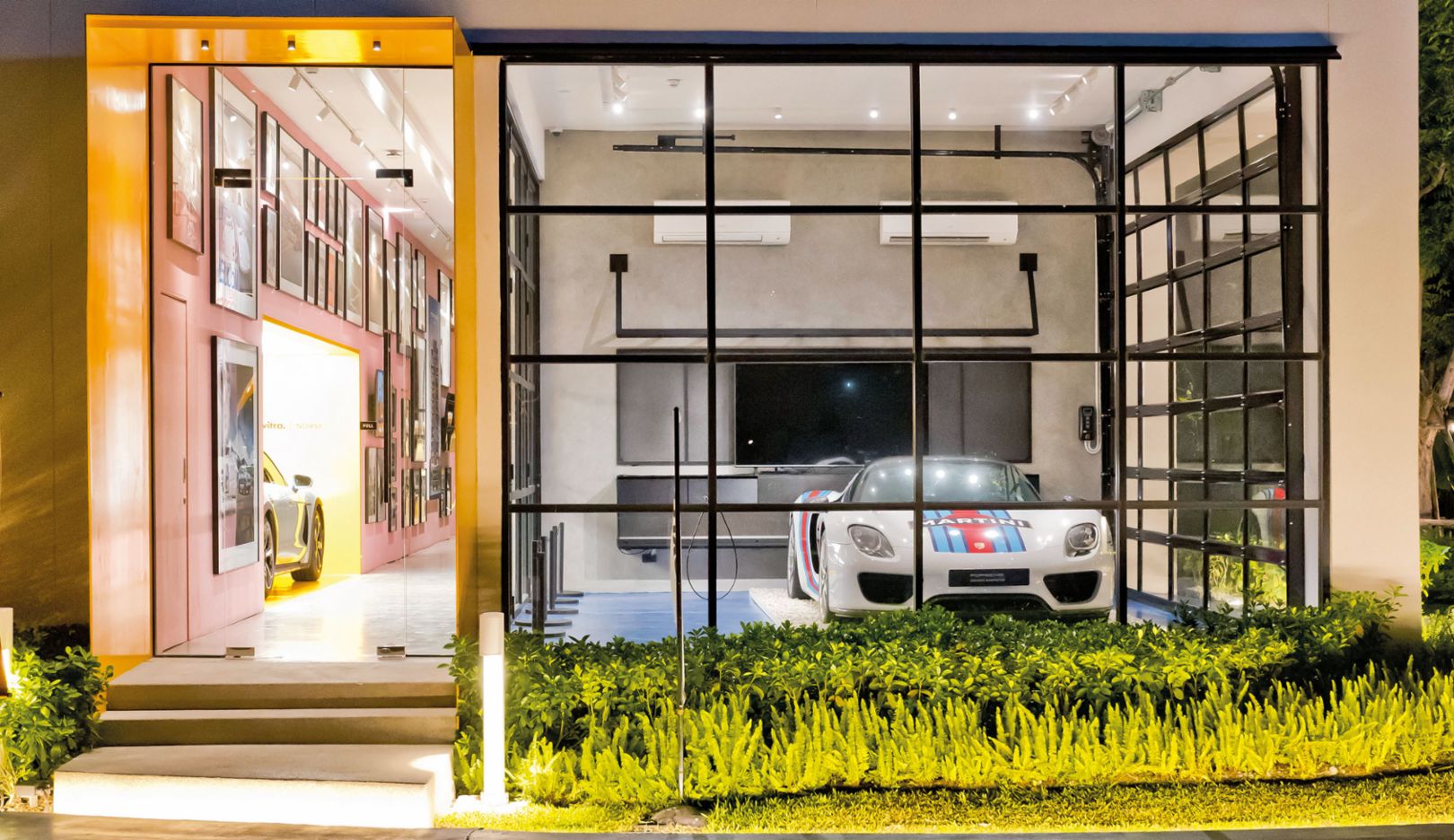 Curvistan Bangkok: o projeto também atraiu muita atenção graças ao seu espetacular design de interiores. Os moradores antenados do bairro de Thonglor gostam de se encontrar aqui para um café. Chanond Ruangkritya lançou a loja temporária junto com o editor da Curves, Stefan Bogner.