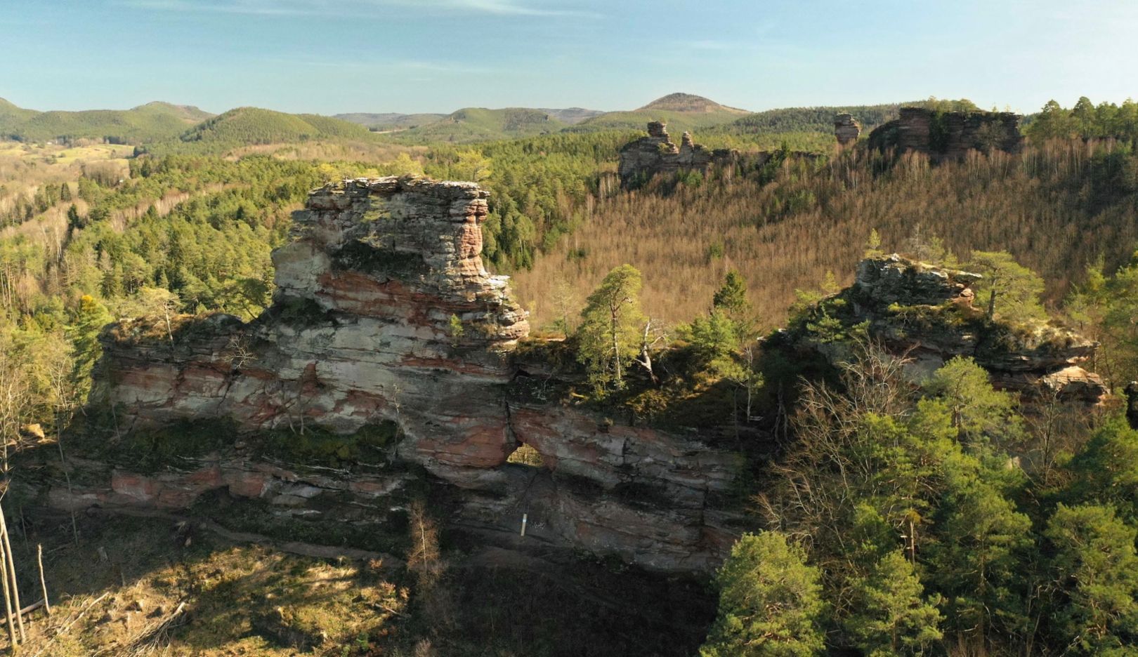 Die Gegend um die Kleinstadt Dahn mit ihren Buntsandsteinfelsen eignet sich perfekt als Filmlocation.