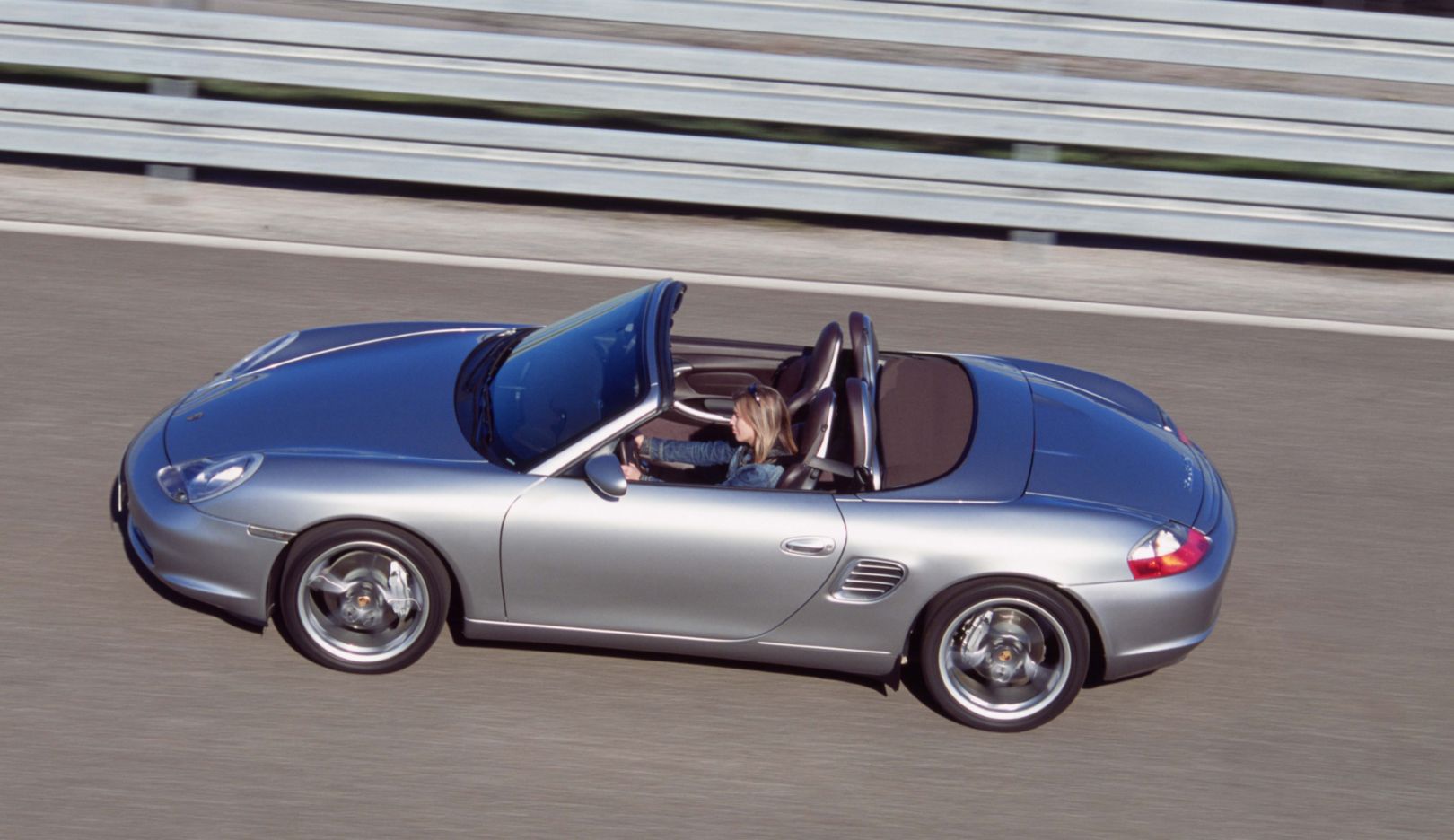 986 generation: 50 years of the 550 Spyder special edition (2004). The Boxster S special edition evokes its kinship to the 550 Spyder. Its body lines and timeless elegance are reminiscent of the first thoroughbred Porsche race car. 
