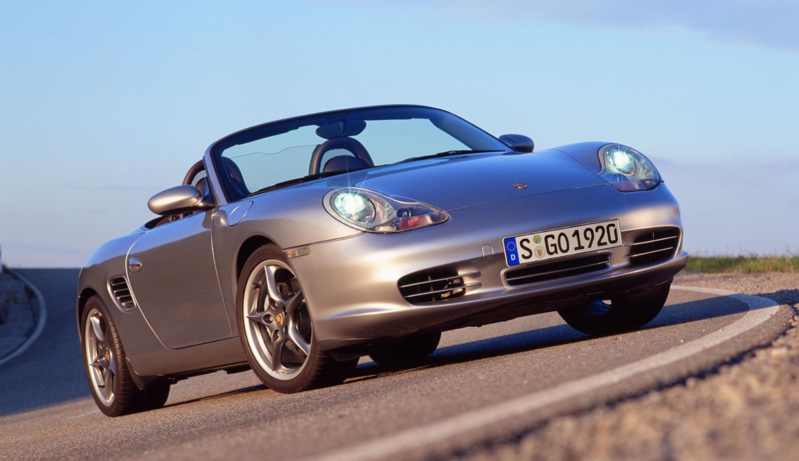 986 generation: 50 years of the 550 Spyder special edition (2004). In 2004 – the last model year of the first generation – the special edition “50 Years of the 550 Spyder” is launched, limited to 1,953 units. 