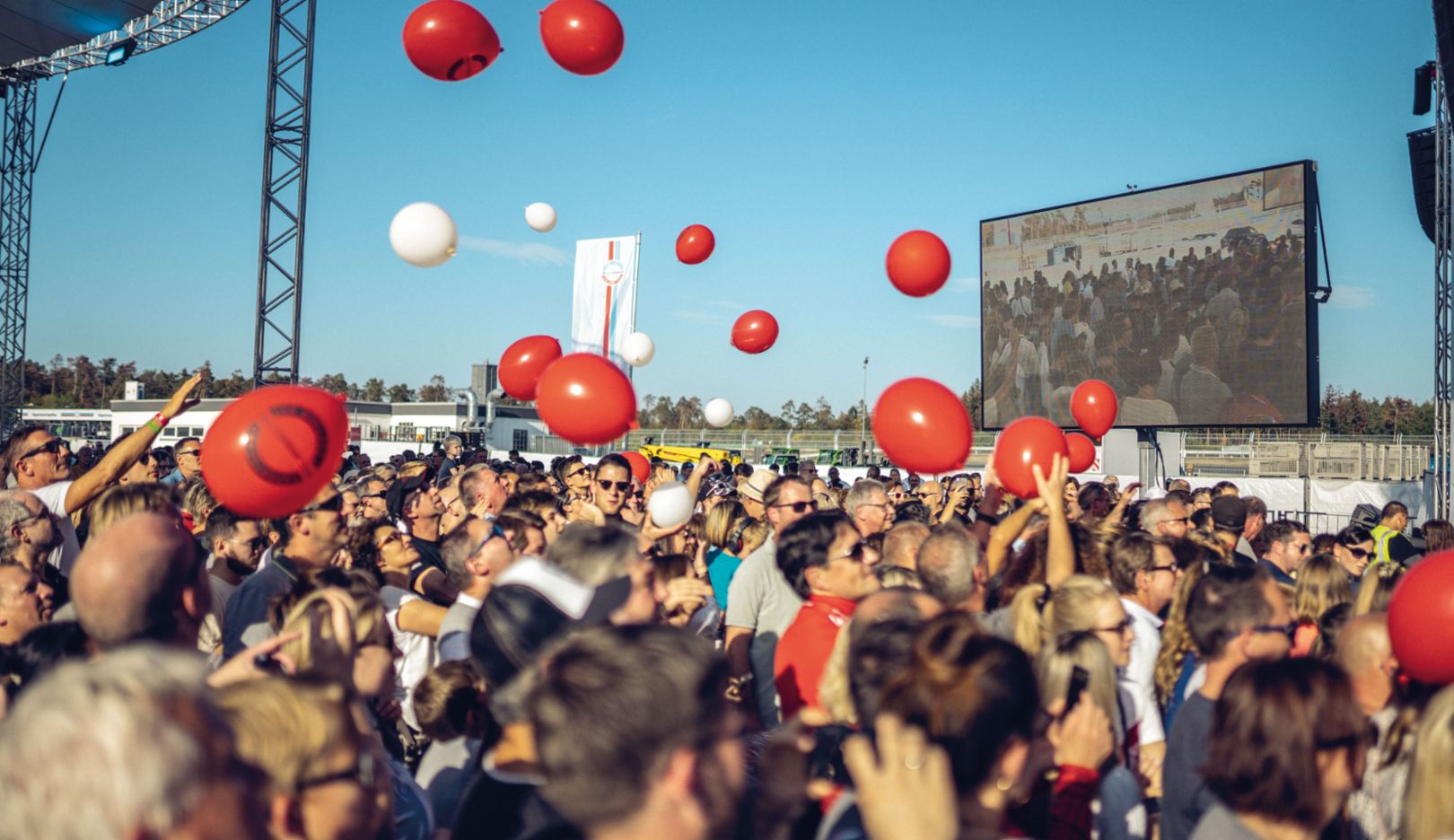 Zwei Tage lang wird gefeiert: Beim Festival of Dreams kommt die große Porsche Community auf dem Hockenheimring zusammen.