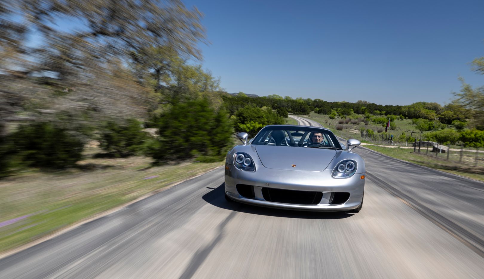 Fred Poordad, experto en investigación del hígado y piloto, disfruta de sus rutas en el 911 GT2 RS.