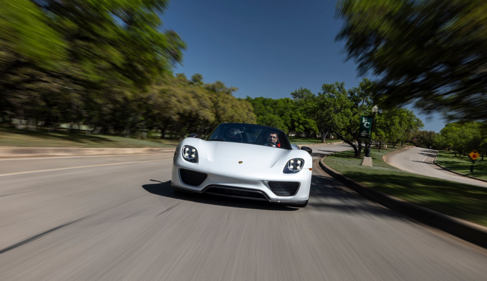 El médico, en el superdeportivo 918 Spyder.