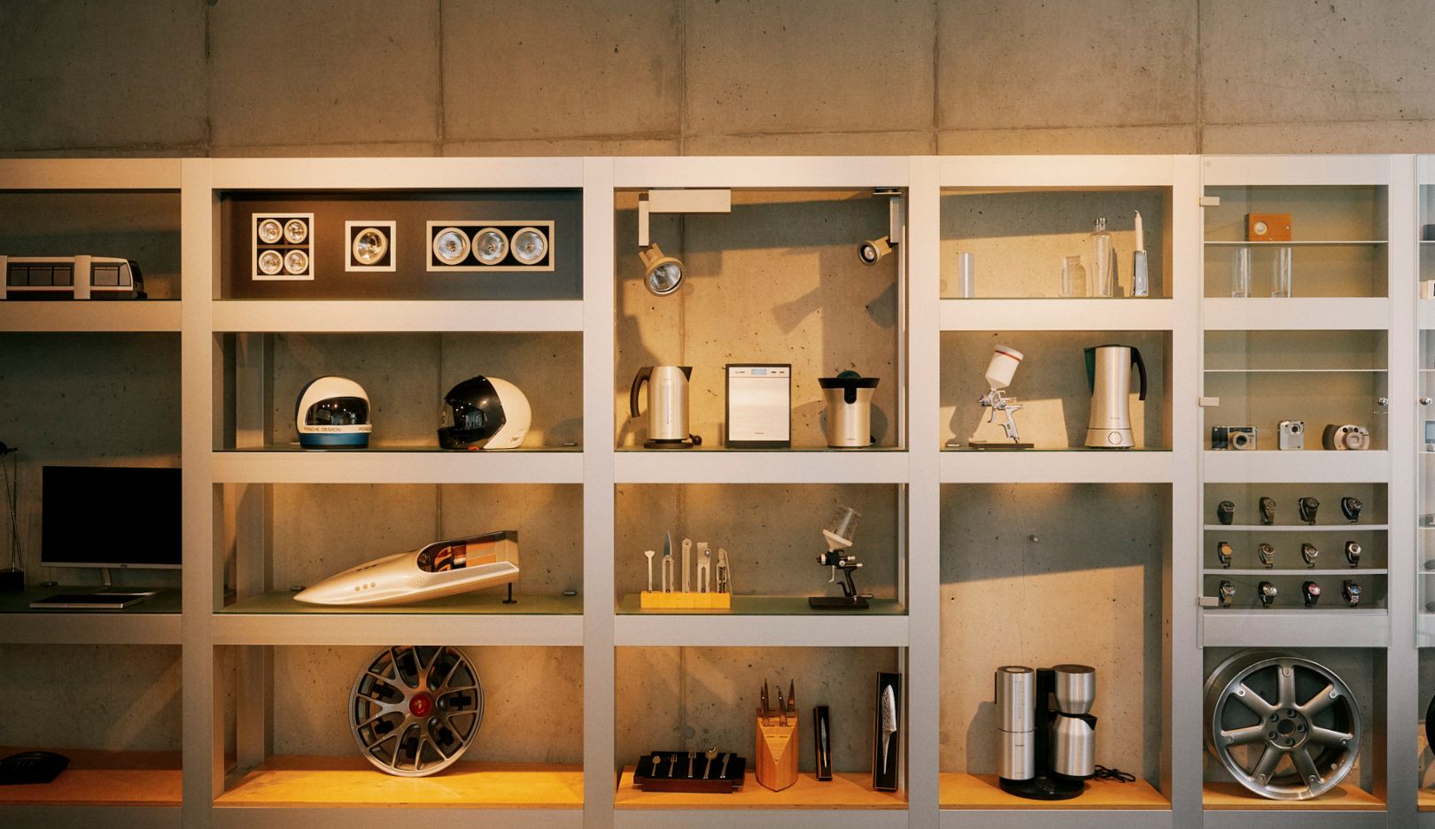 Templo del diseño: en una visita al Studio F. A. Porsche nos hacemos una idea de la variedad de los productos del estudio de diseño fundado por Ferdinand Alexander Porsche.