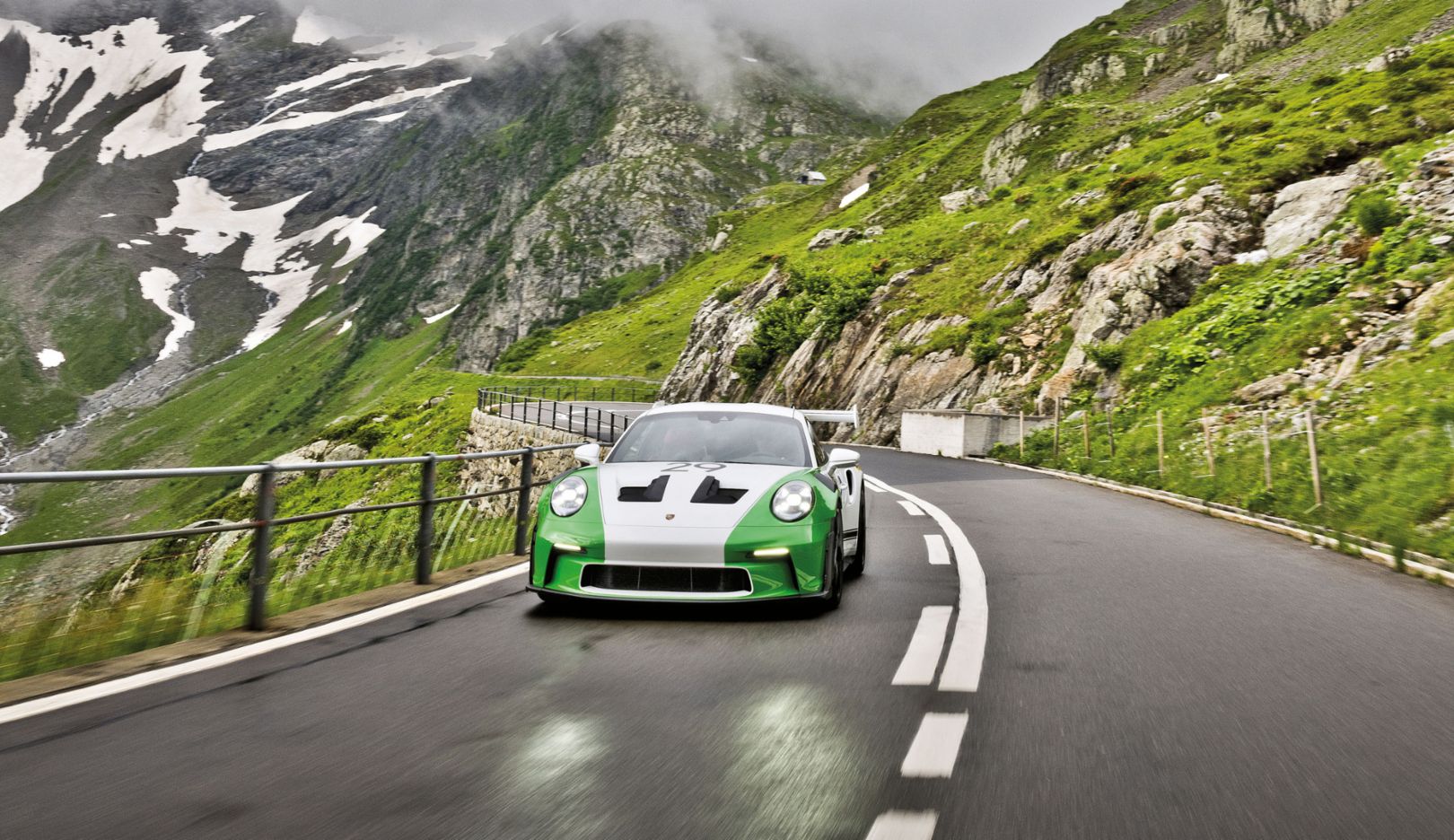 Omaggio: i colori della GT3 RS «Tribute to Jo Siffert» ricordano quelli della 917 vittoriosa a Zeltweg il 10 agosto 1969.