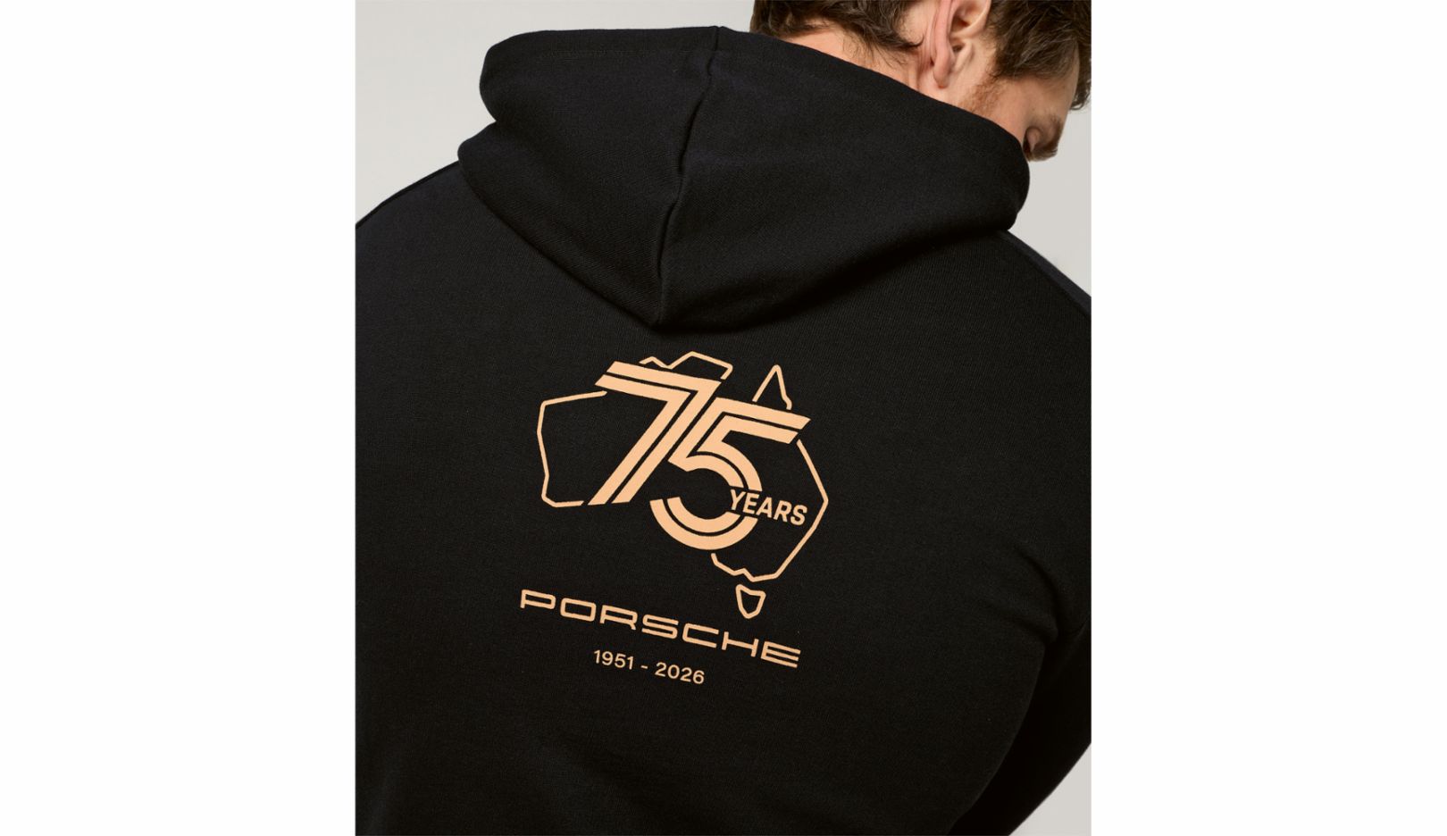 Anniversary style: The new 75 Years commemorative range is available from the Porsche Online Store.