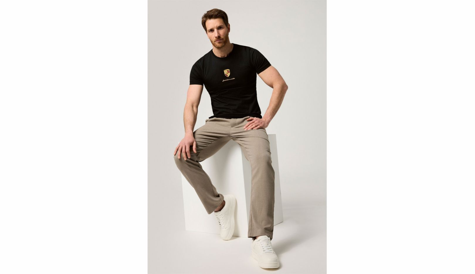 Anniversary style: The new 75 Years commemorative range is available from the Porsche Online Store.