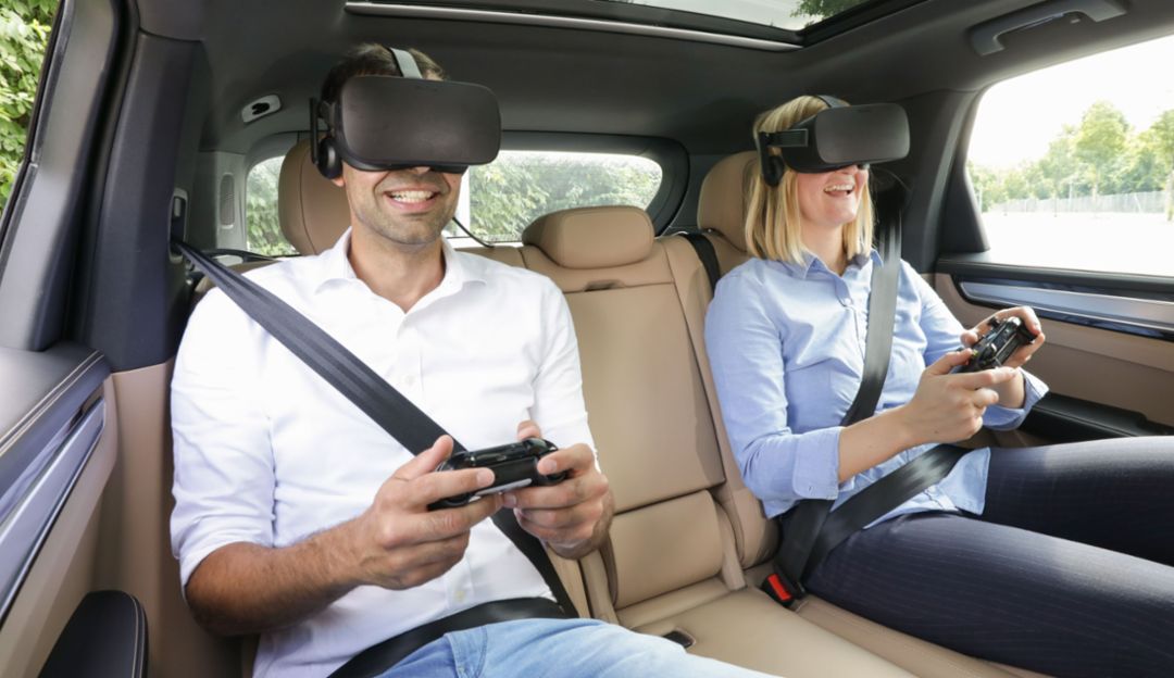 Porsche presents VR entertainment for the back seat with "holoride"
