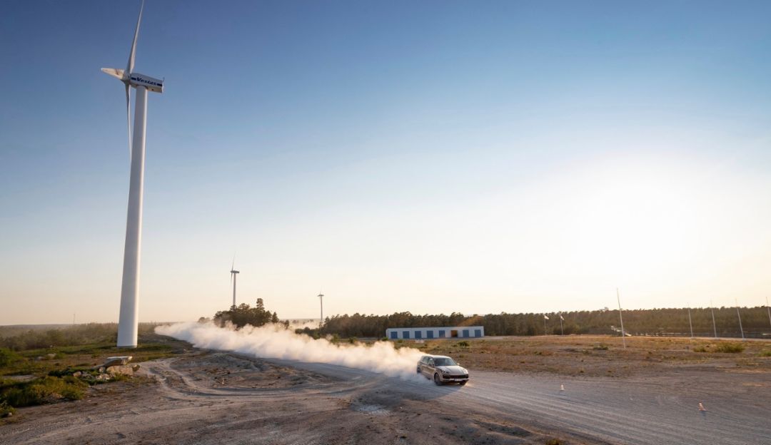 Cayenne Turbo S E-Hybrid setzt ungewöhnlichen Rundenrekord
