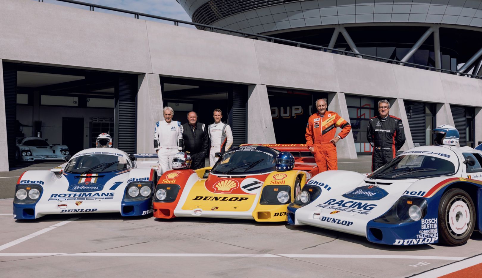 Gruppe-C-Fahrer: Derek Bell, Jochen Mass, Timo Bernhard, Hans-Joachim Stuck, Bernd Schneider, l-r, 2022, Porsche AG