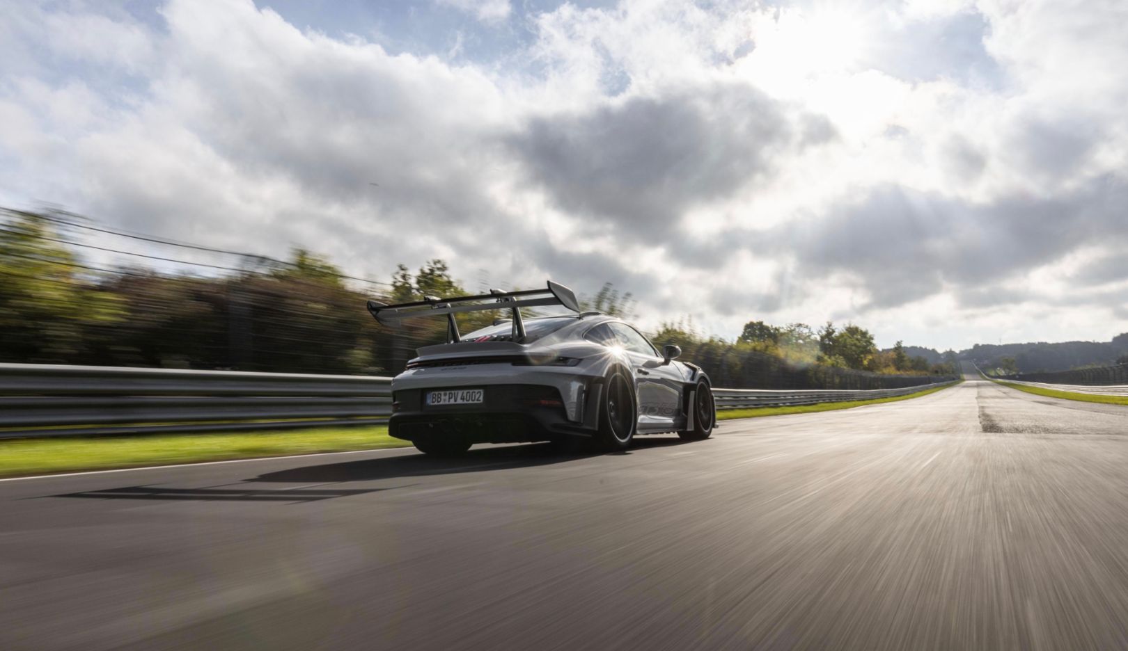 Porsche 911 GT3 RS показал время на круге 6 минут и 49,328 секунды