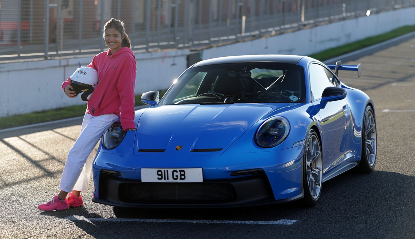 Emma Raducanu, embajadora de Porsche, Porsche 911 GT3, Brands Hatch, Inglaterra, 2022, Porsche AG