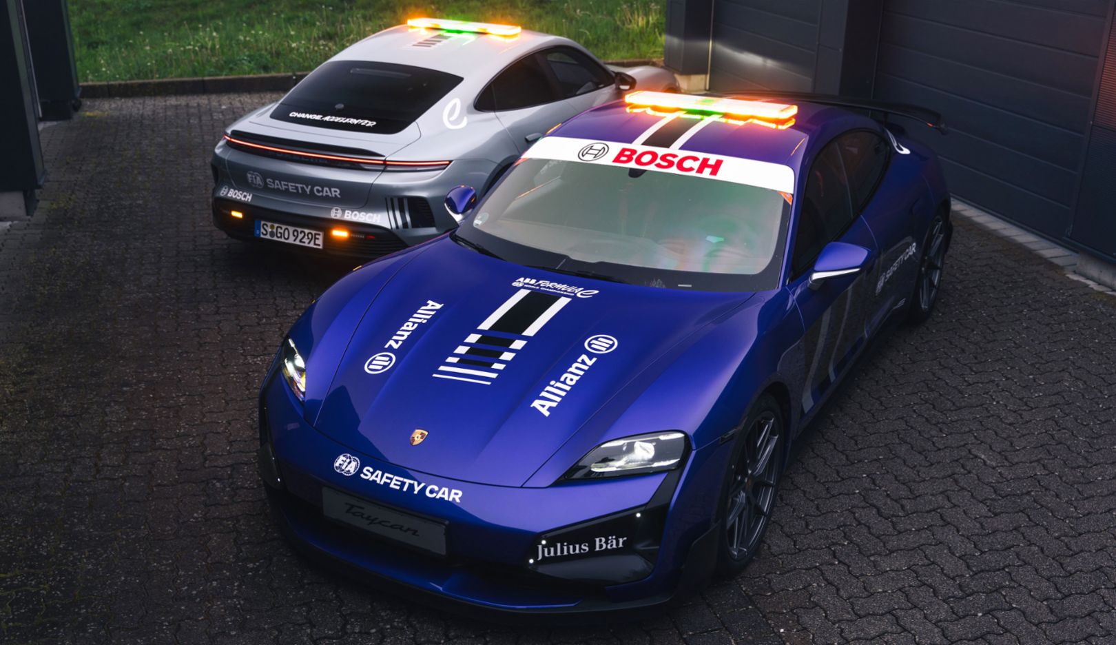Porsche Taycan Turbo GT, Porsche Taycan Turbo GT con paquete Weissach, coche de seguridad Fórmula E, 2024, Porsche AG