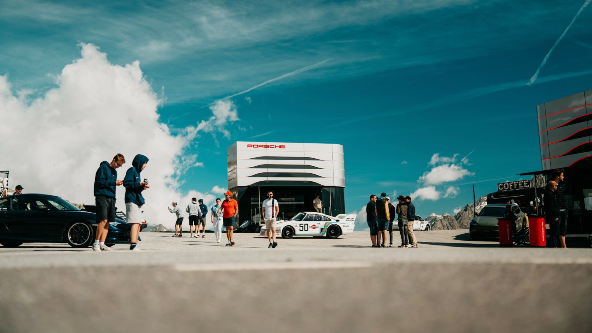 Porsche 935/77, Pop-Up-Event &laquo;ALPDRIVEN&raquo;, Grimselpass, 2026, Porsche Schweiz AG